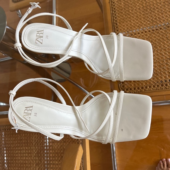 ZARA WHITE SANDALS - Picture 1 of 2